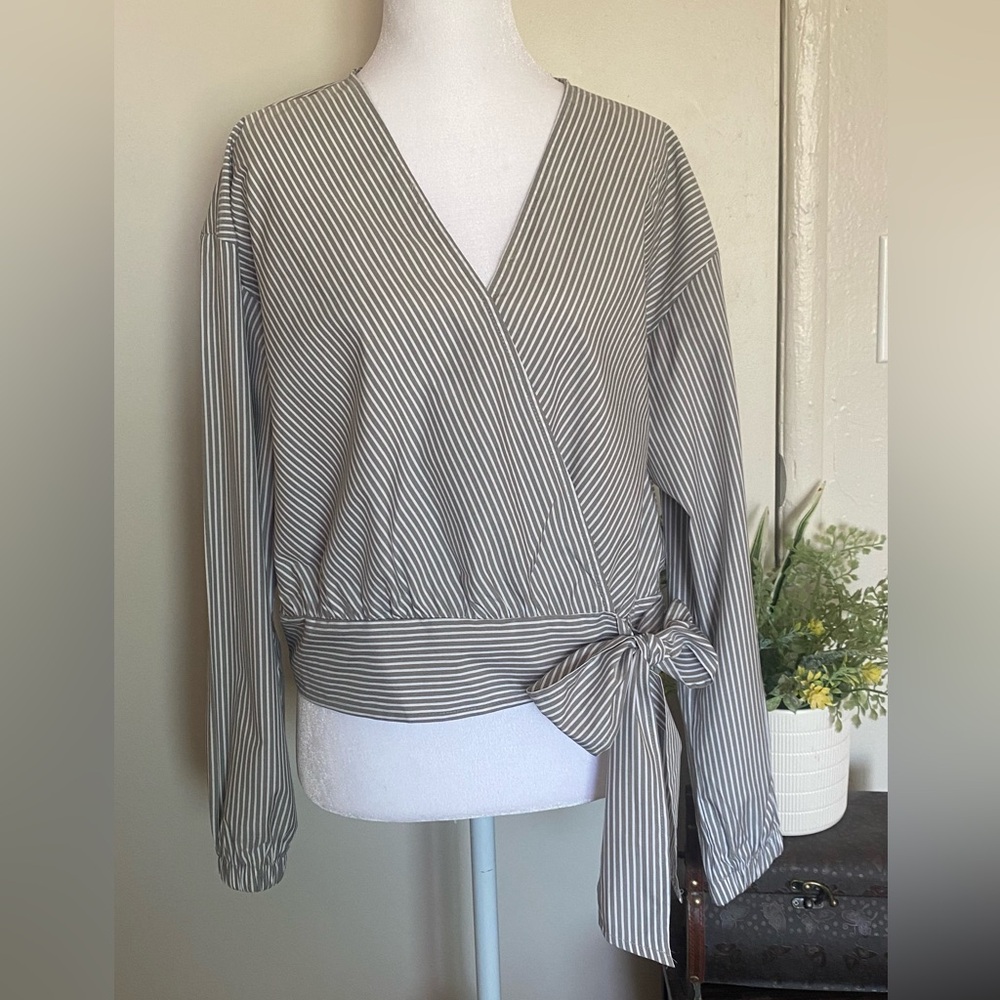Stussy Black and‎ White Striped Wrap Blouse women size small
